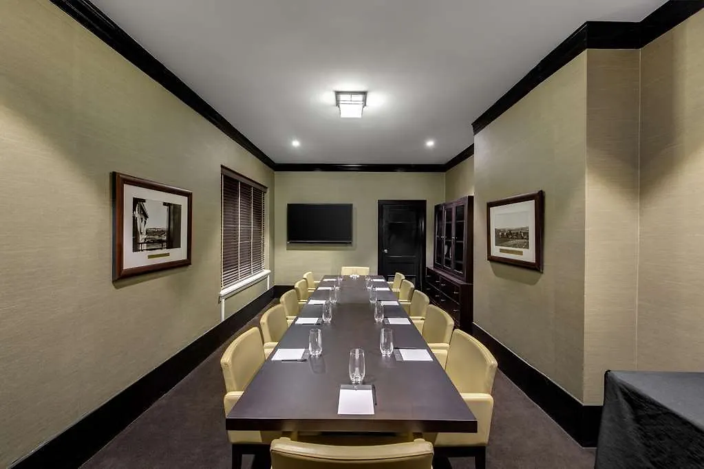 Hotel Kurrajong Canberra 4*,