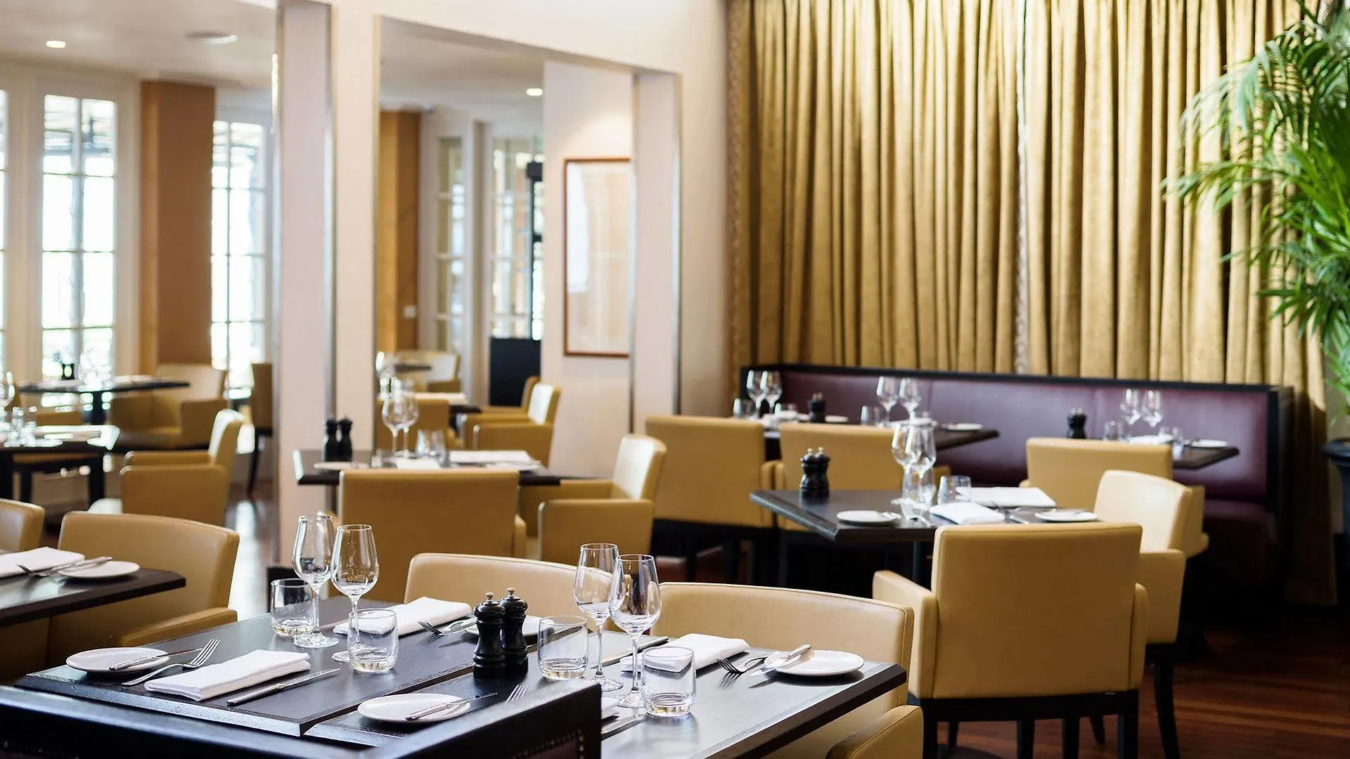 Hotel Kurrajong Canberra Australia